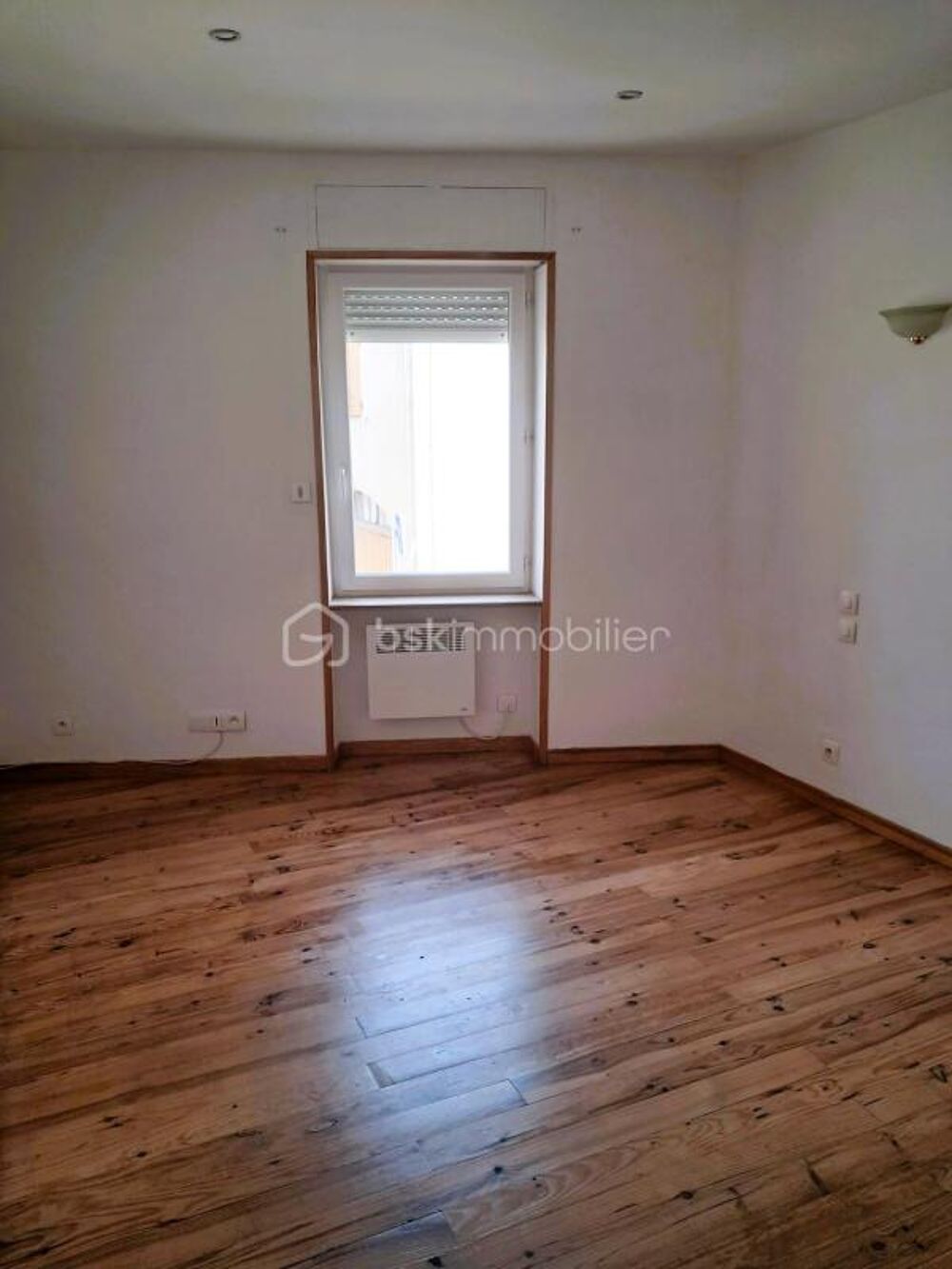 Jolie maison de village de 119m² sans aucun travaux située à proximité des commerces avec autorisation de louer - Toiture révisé