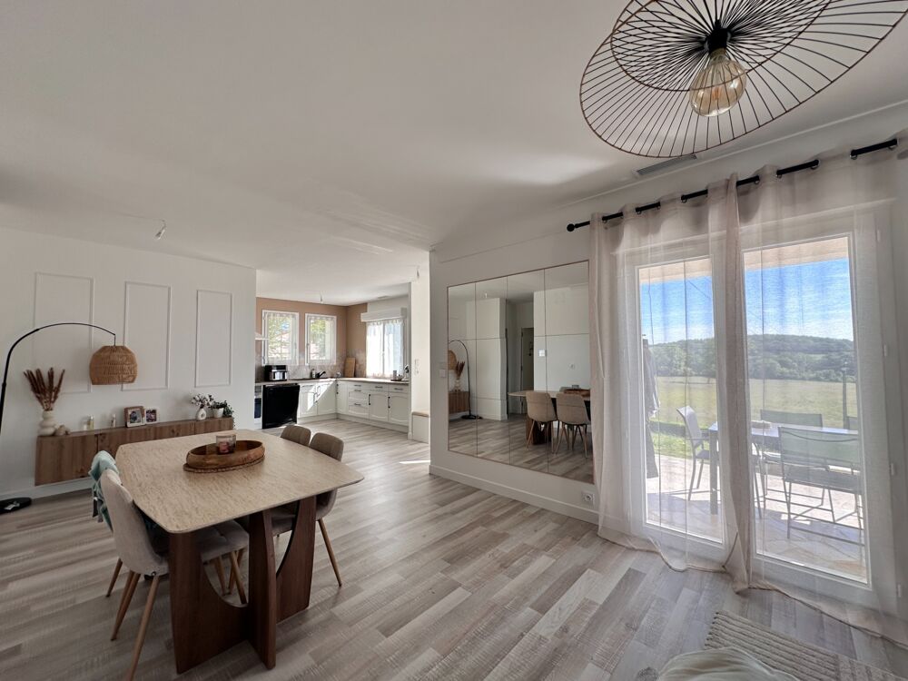 Maison avec vue panoramique sur la campagne  Un véritable havre de paix aux portes de BERGERAC (24)