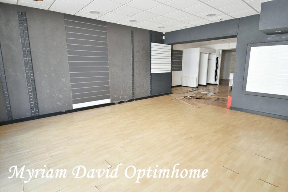 Vente Immeuble Immeuble mixte avec local commercial et appartement – Centre-ville de Rostrenen Rostrenen