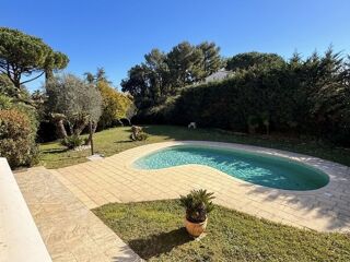  Villa à vendre 6 pièces 300 m²