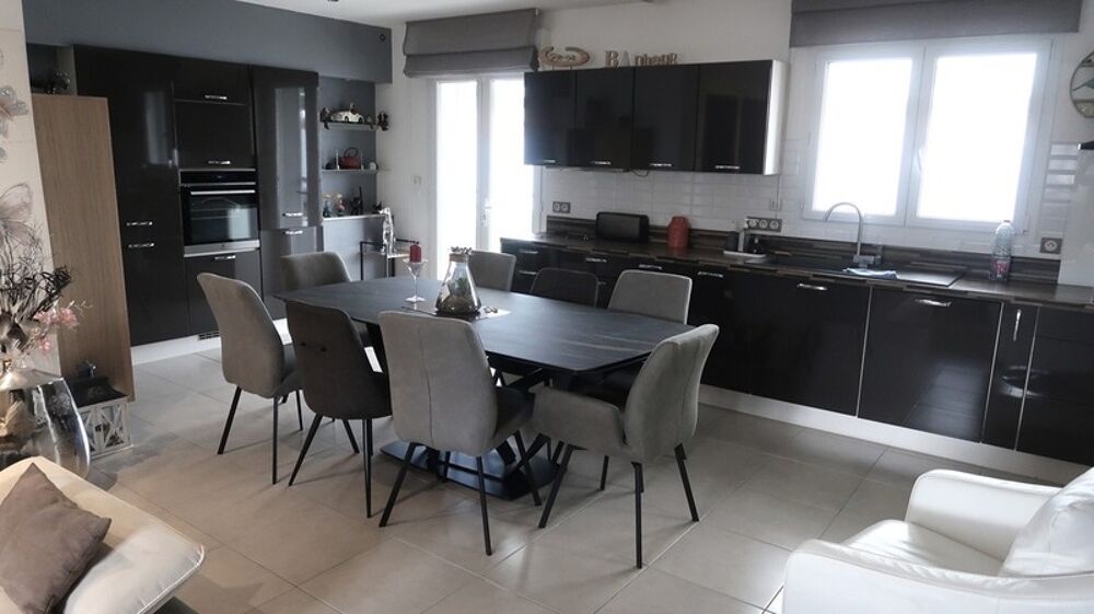 FAMECK, MAISON INDIVIDUELLE DE PLAIN PIED AVEC 3 CHAMBRES, ADAPTEE A TOUS, AUCUN TRAVAUX, UN GARAGE, UN JARDIN SANS VIS A VIS, U