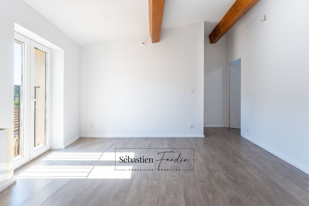 Appartement à vendre 3 pièces SOLLIES TOUCAS (83) - T3 de 56 m² - Duplex - Dernier étage - Proche commerces - Stationnement faci
