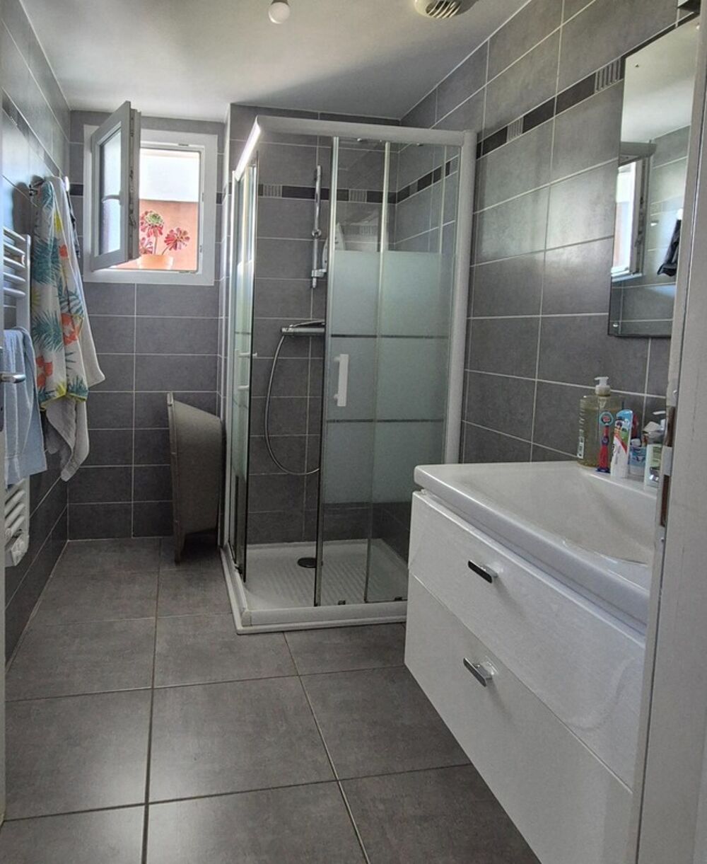 Vente Appartement CALVI T3 MODERNE AVEC TERRASSE DE 17 M2 PROCHE DES PLAGES ET COMMERCES Calvi