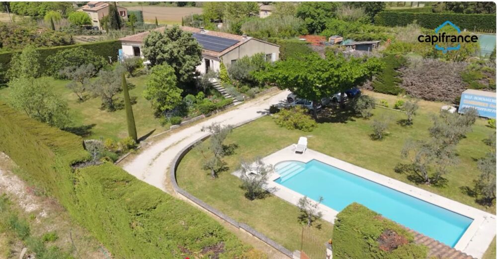 LES TAILLADES, maison individuelle de plain pied de 210 m2, en campagne, 4 chambres, sur un terrain de 2900 m2 environ, piscin