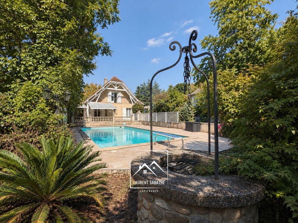 PAU (64)  À VENDRE - Maison familiale de 213 m² - 5 chambres, bureau et piscine
