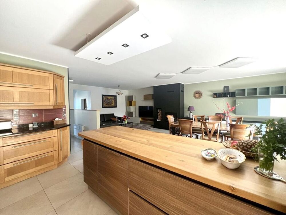 à vendre  Maison Saint-Genis-Pouilly (01630)