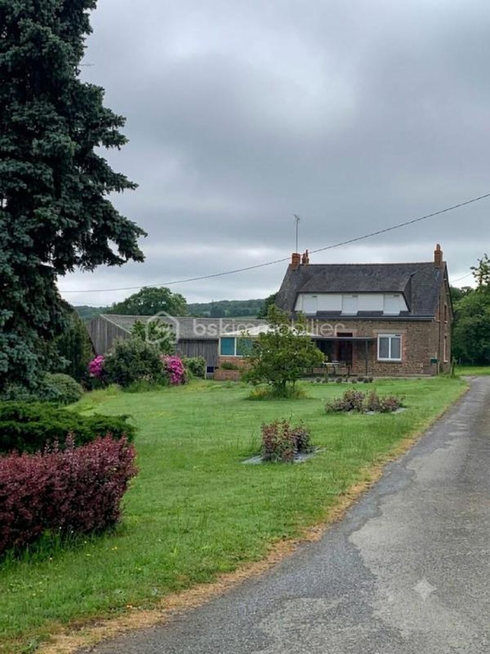 Maison en campagne proche Ernée