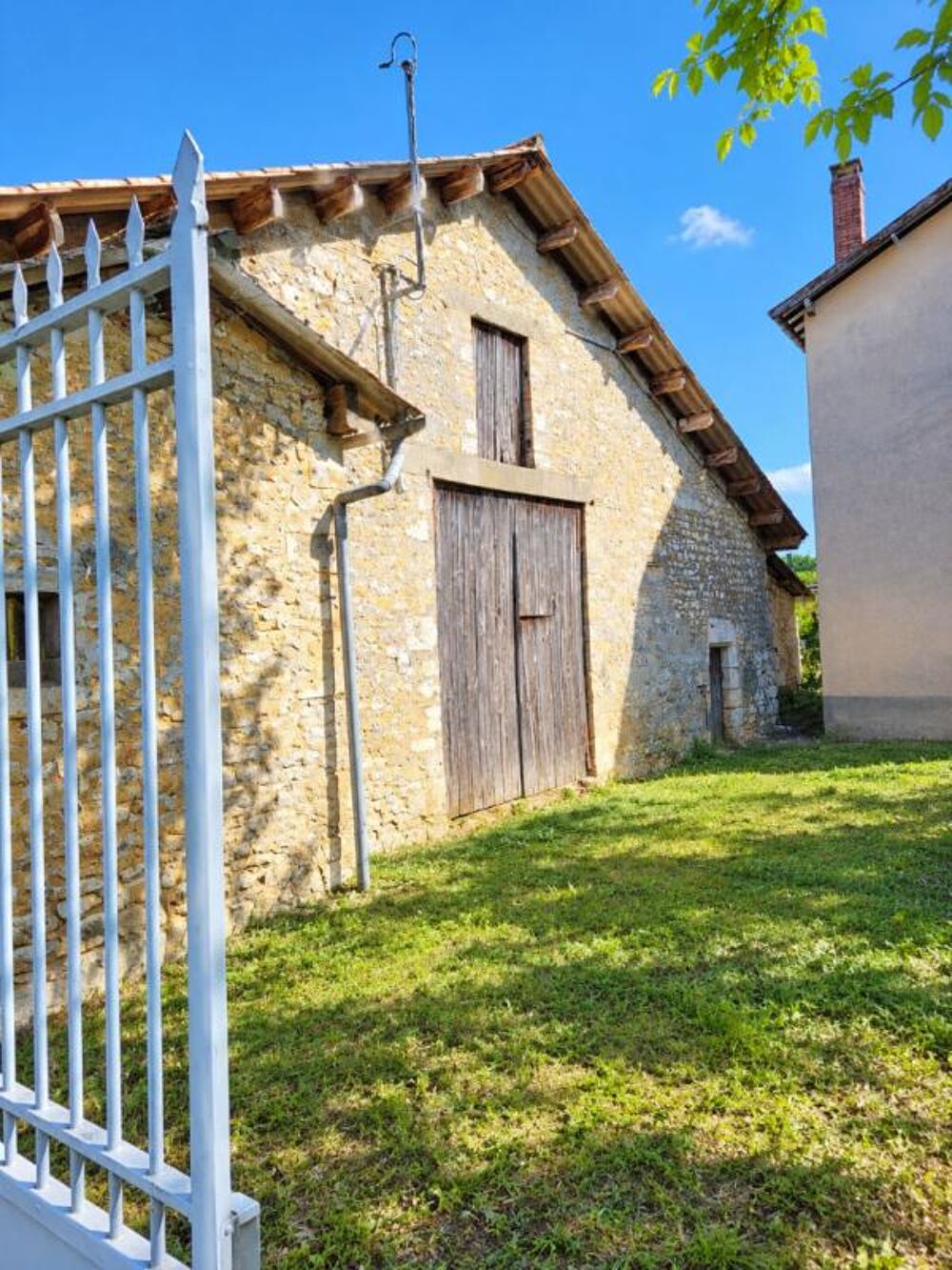 Vente Maison ANCIENNE FERME AVEC DEPENDANCES ET TERRAIN DE 1 HA 900 Eyzerac