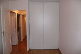  Appartement à louer 4 pièces 80 m²