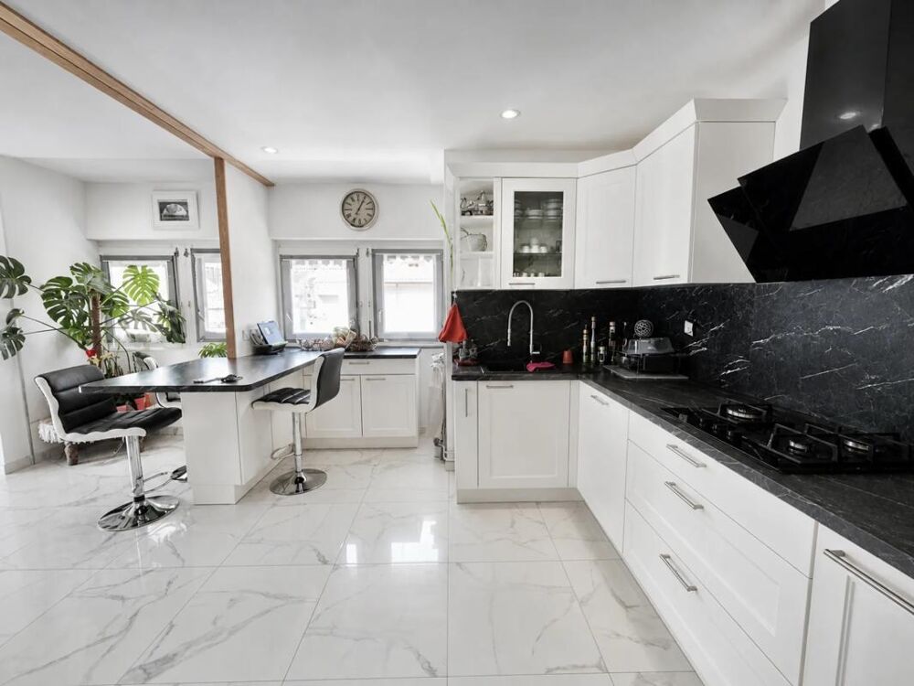 Vente Appartement À VENDRE EN EXCLUSIVITÉ – T4 RÉNOVÉ – DERNIER ÉTAGE AVEC BALCON Grenoble