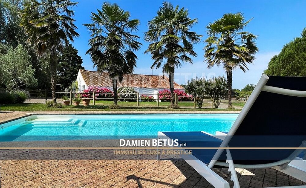 Vente Maison Maison à vendre 11 pièces proche CHALLANS (85), propriété haut de gamme, terres attenantes Challans