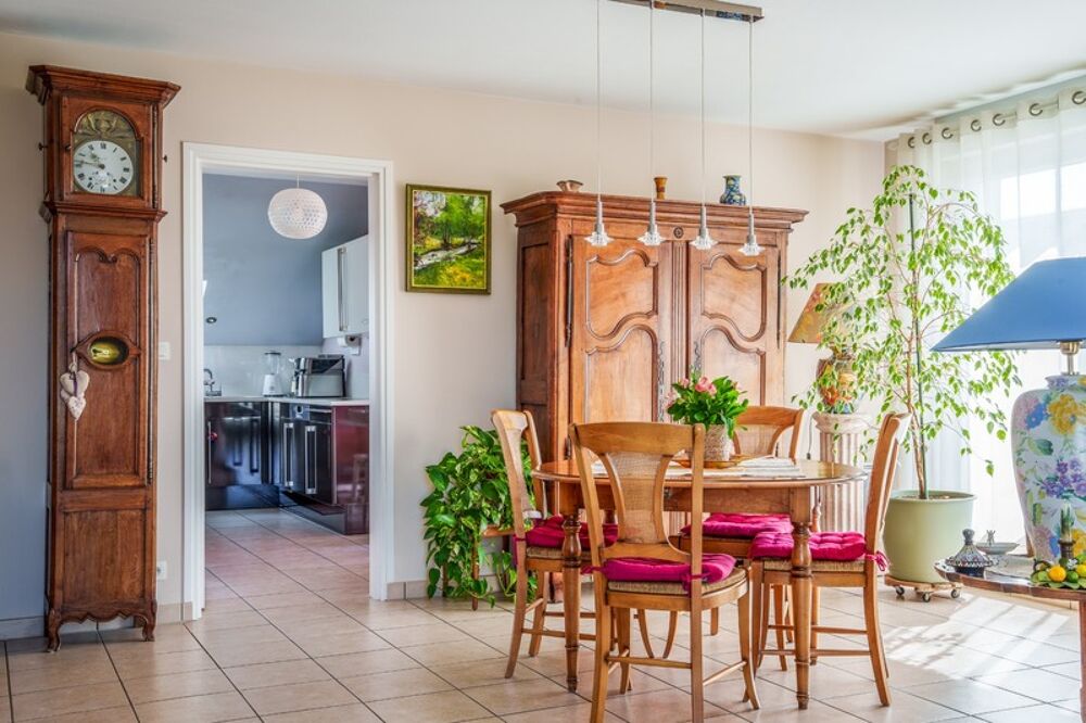 RARE SUR LE MARCHÉ  Superbe appartement de 5 pièces avec double terrasse, suite parentale et double garage