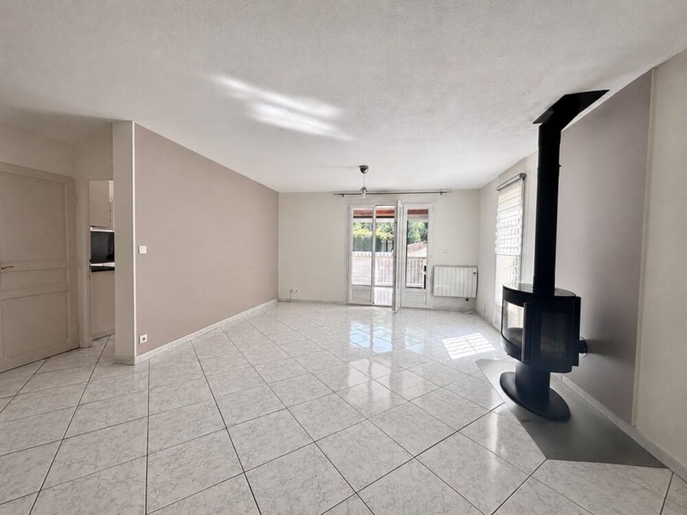 JUVIGNAC  Villa familiale avec T2 indépendant, jardin et piscine