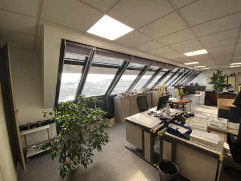   Bureaux fonctionnels situés à proximité des transports et des accès au périphérique 
