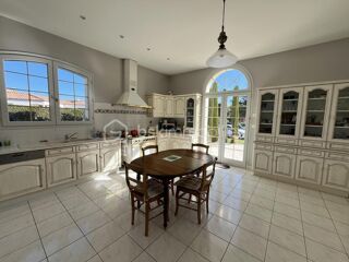  Propri�t�/ch�teau � vendre 12 pi�ces 483 m�