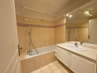  Appartement à louer 2 pièces 50 m²