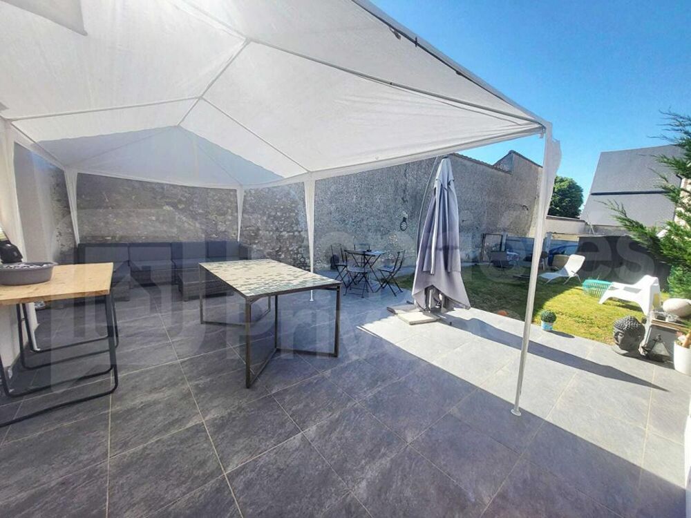 Coup de coeur pour cette maison rénovée, 3 chambres, jardin et stationnement