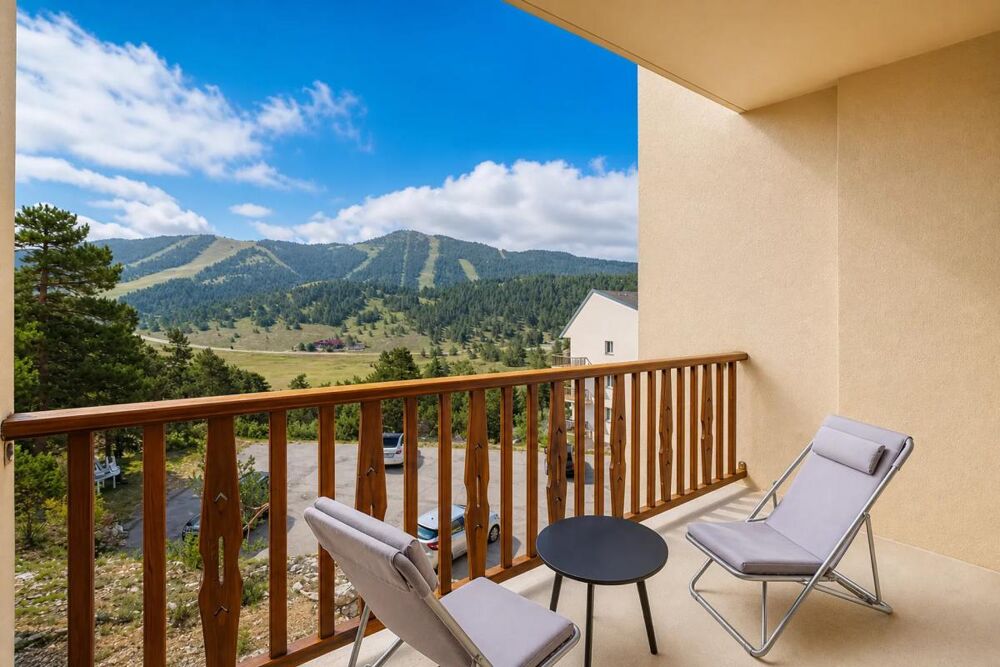 Appartement 1 pièce de 35 m² à Gréolières