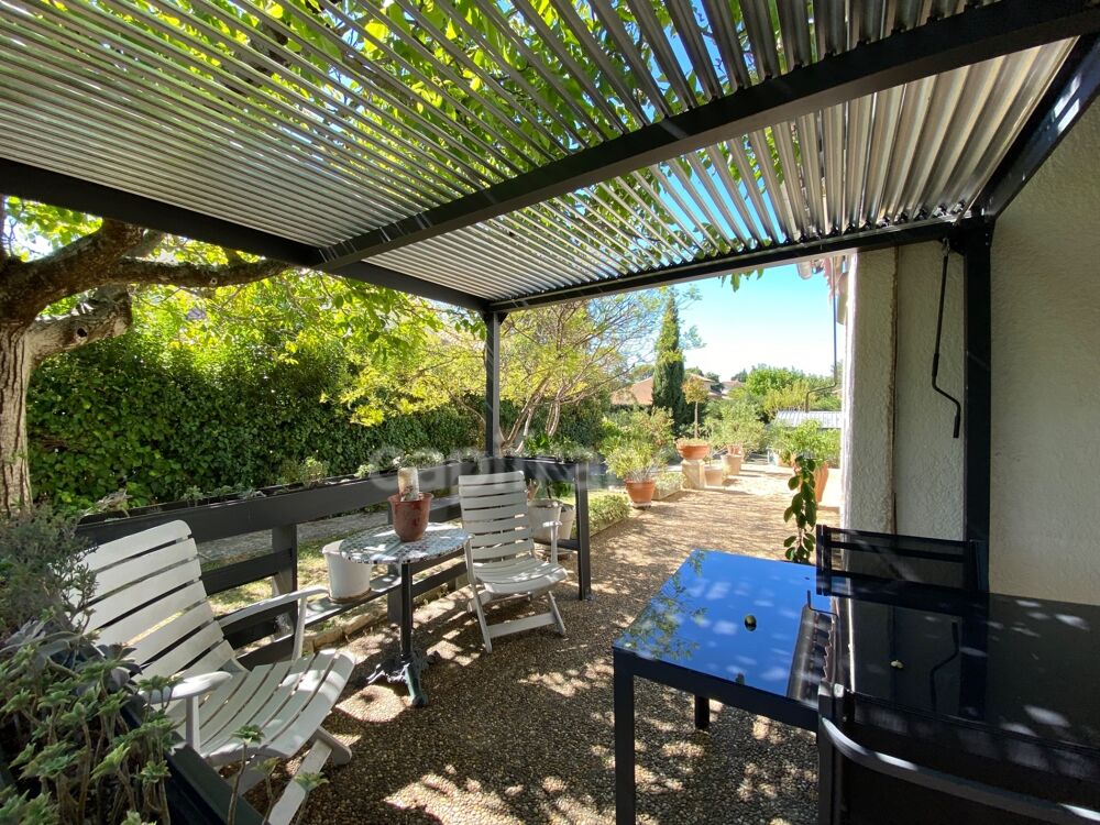 Vente Maison UZÈS – Maison de plain-pied T6 rénovée avec prestations haut de gamme, jardin et garage Uzes