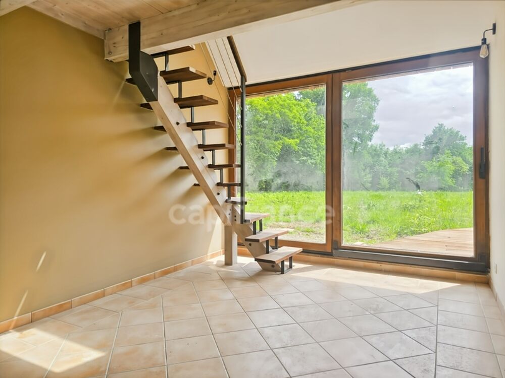 Vente Maison Au coeur d'un écrin de verdure, à 25 minutes du Mans, ce bien rare offre calme, beaux volumes et prestations récentes dans un ca Saint celerin