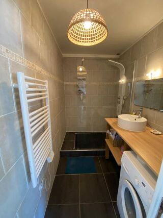  Appartement à louer 3 pièces 65 m²