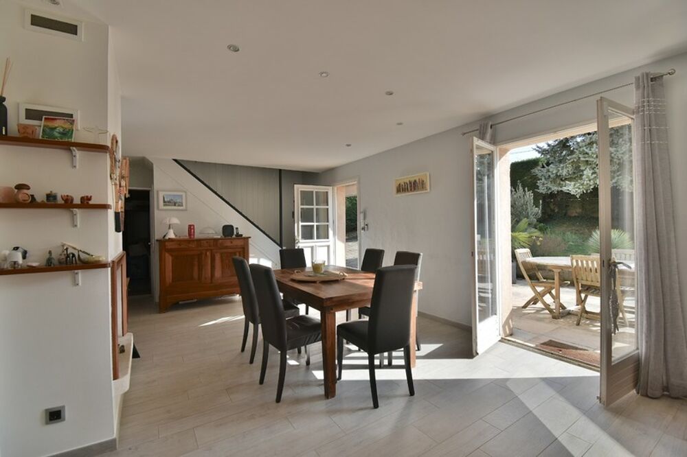 Chasselay village prisé - Maison de 155 m² - Piscine chauffée