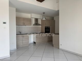  Appartement à louer 3 pièces 90 m²