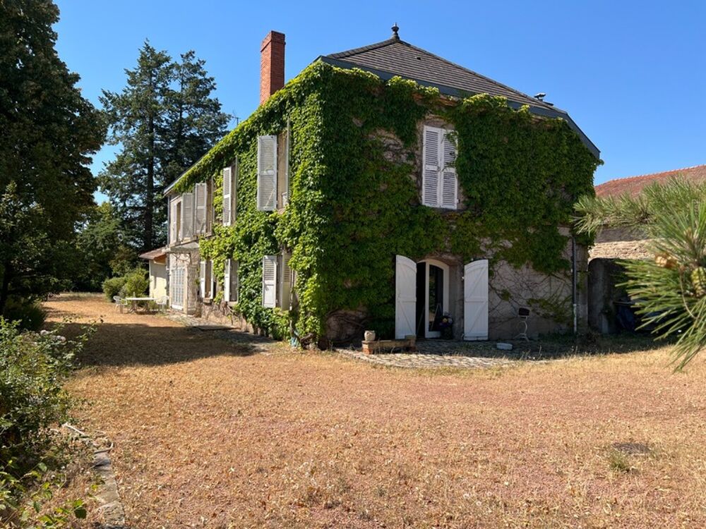 Propriete à vendre 8 pièces Proche de ROANNE (42)