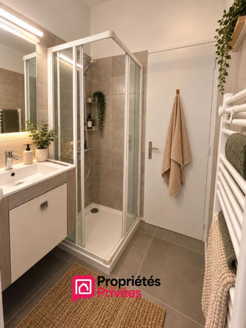 Bel Appartement Duplex jardin T3 2 chambres centre ville de Senlis