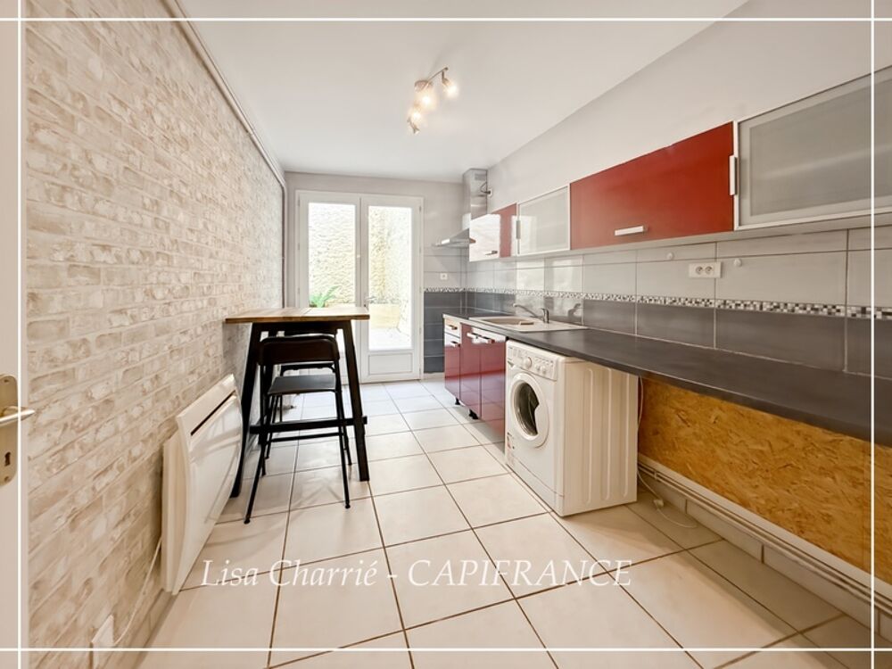 Vente Immeuble Maison de ville à vendre VIC FEZENSAC (32) scindée en 2 logements loués avec terrasse, balcon, garage Vic fezensac