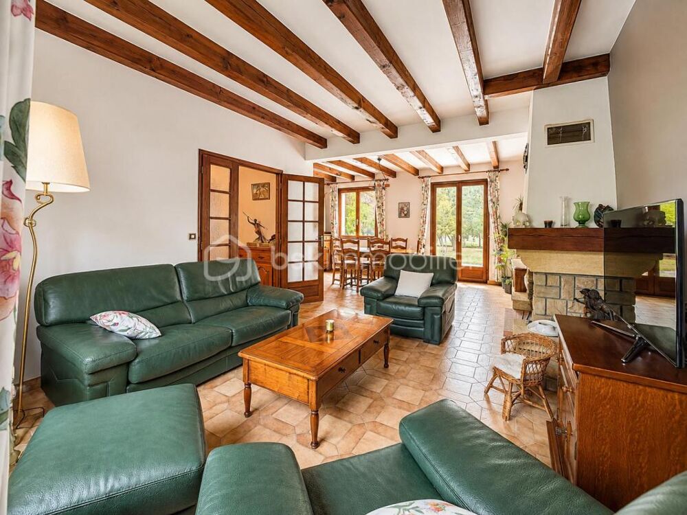 Maison 6 pièces  143 m²  4 chambres  Parc paysager de 1 700 m²