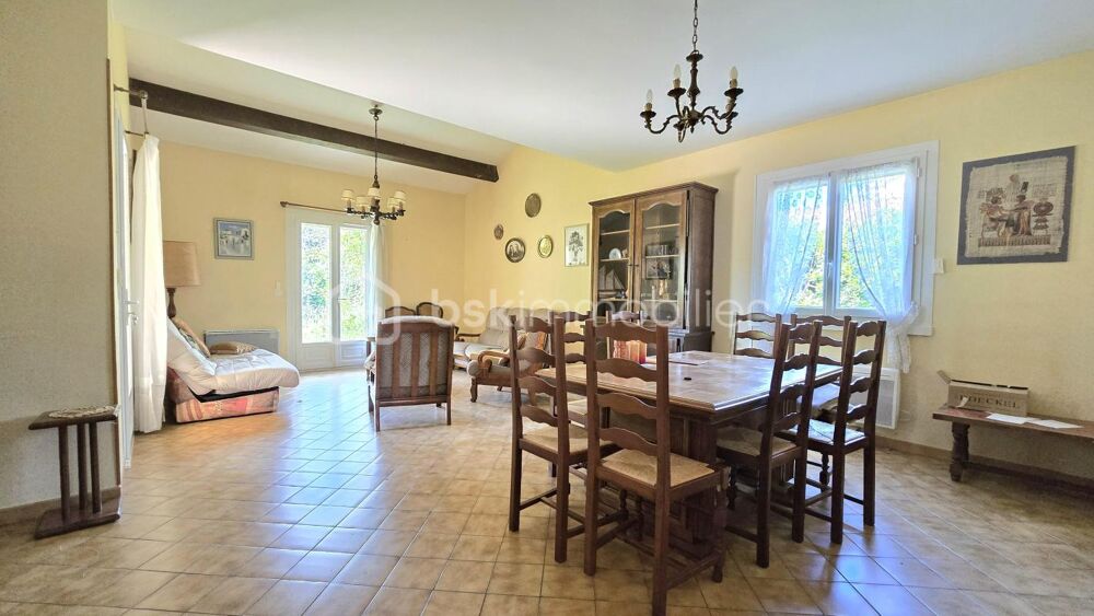 Proche commerces : Maison T4 avec chambre en RDC, garage et jardin