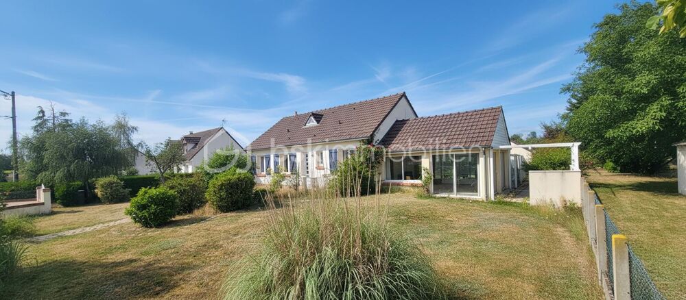 Vente Maison ?? LES BORDES – Maison familiale avec piscine, studette et sous-sol total sur 1 810 m² sans vis-à-vis : un véritable air de vaca Ouzouer sur loire