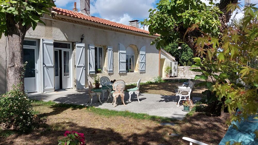 Rare ...Charmante Maison pierre Saint-Estèphe 5 pièce(s) 109 m2 excellent état