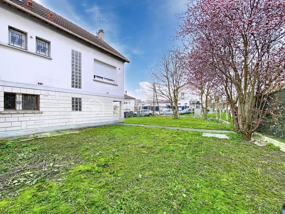 Appartement F1 , parking et cuisine aménagée dans un environnement calme