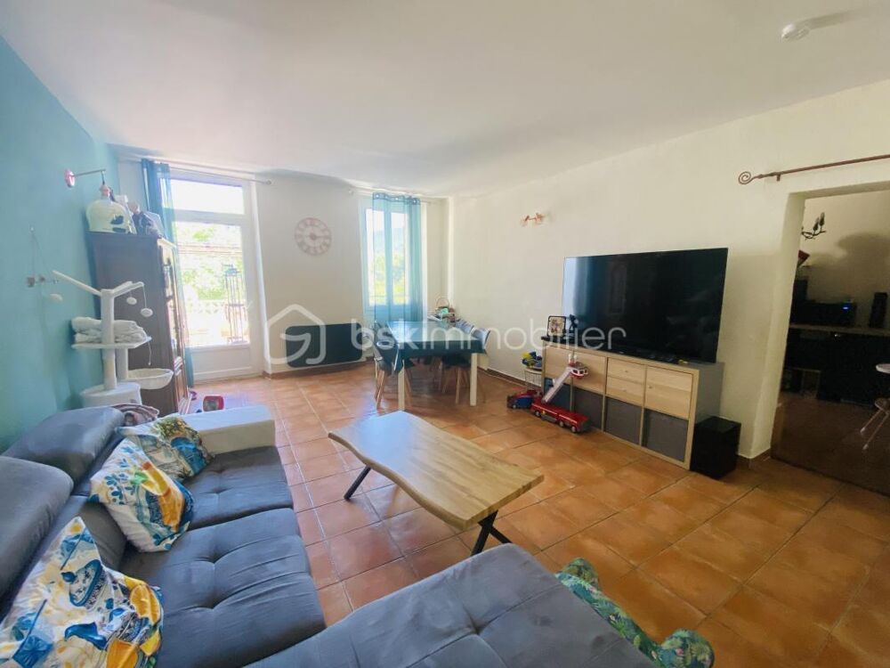 Bel appartement T4 à Signes avec terrasse et cave