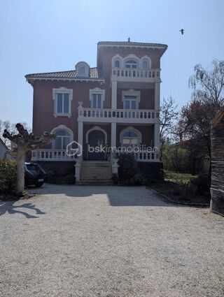  Propri�t�/ch�teau � vendre 10 pi�ces 233 m�