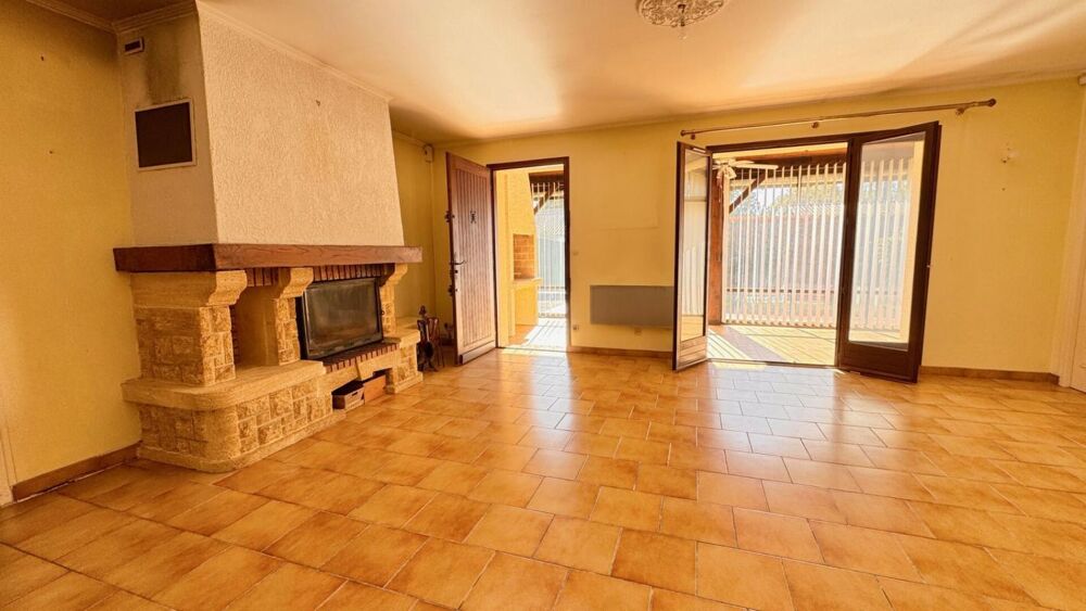 Vente Maison Agréable maison de plain-pied avec studio et garage de 30 m² Ares