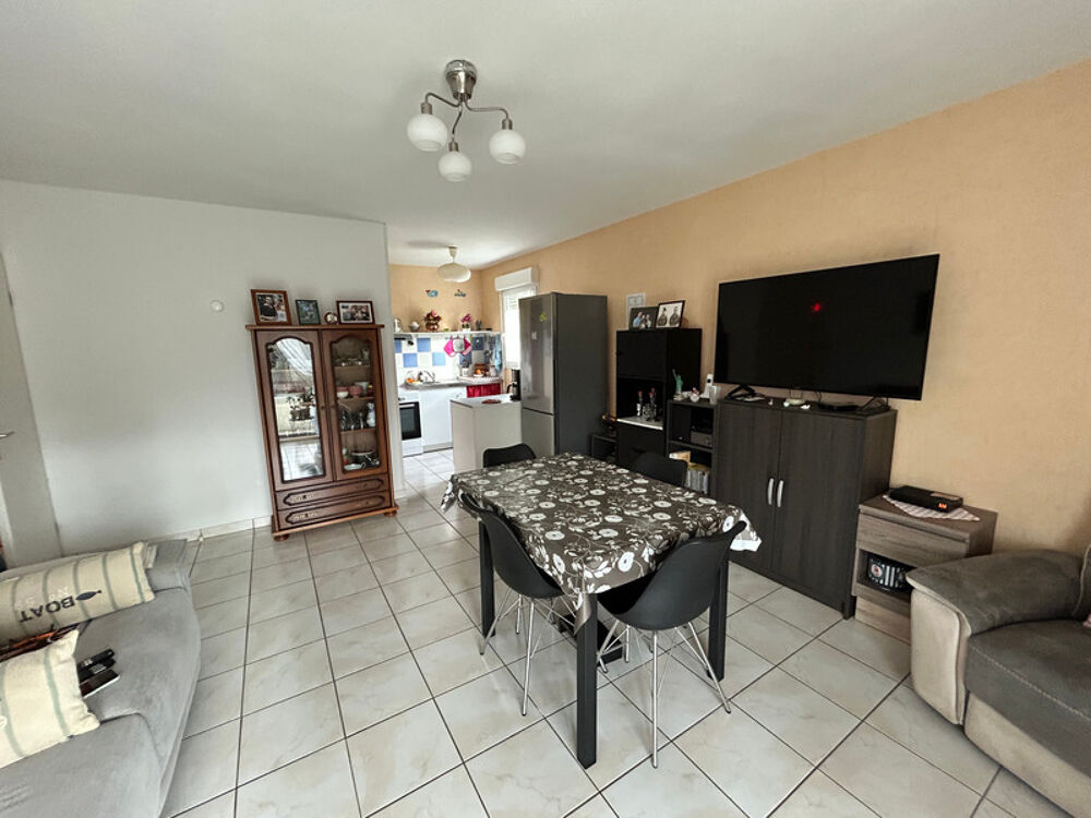 LUCON (85) PROCHE INTERMARCHE AU CALME APPARTEMENT T2 REZ DE JARDIN 46M² AVEC BALCON ET PARKING PRIVE