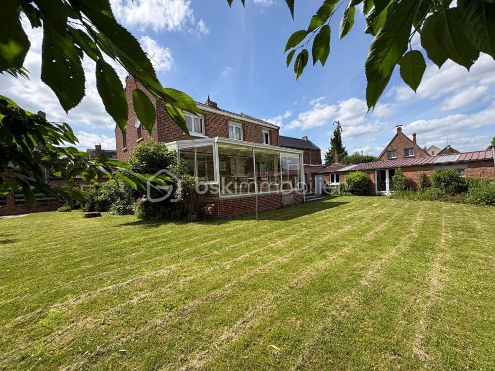 Vente Maison A découvrir absolument : maison familiale semi plain pied de 179 m²  - 5 chambres  - double garage + jardin+ dépendances Fretin
