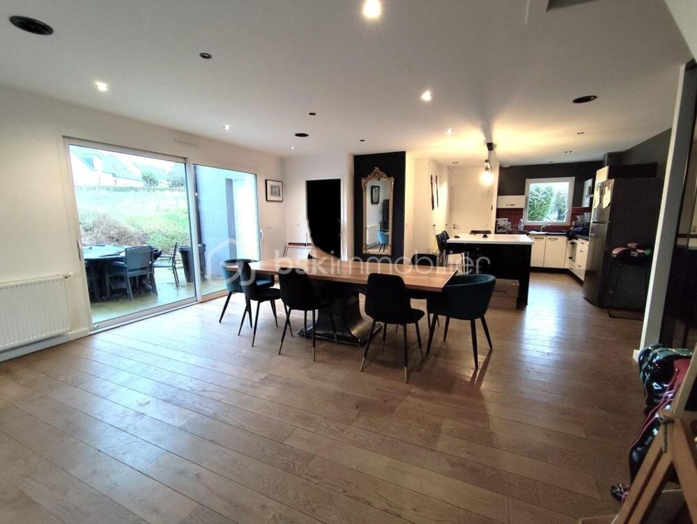 Belle Maison de 159 m2 avec véranda en centre bourg de Laignelet
