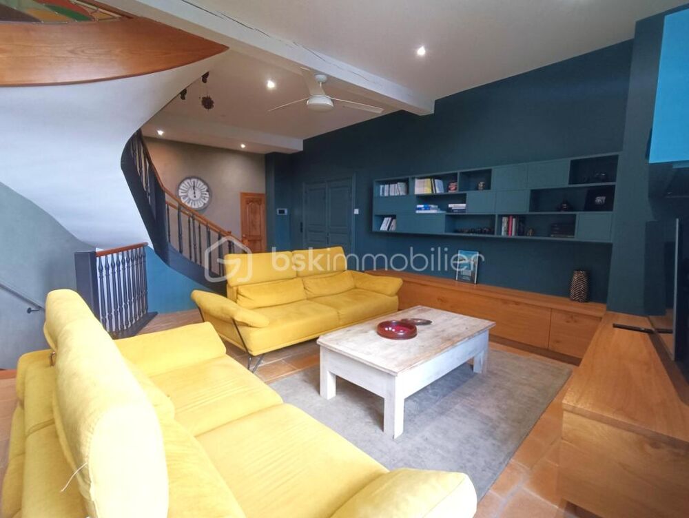 Propriété de charme rénovée avec double opportunité locative