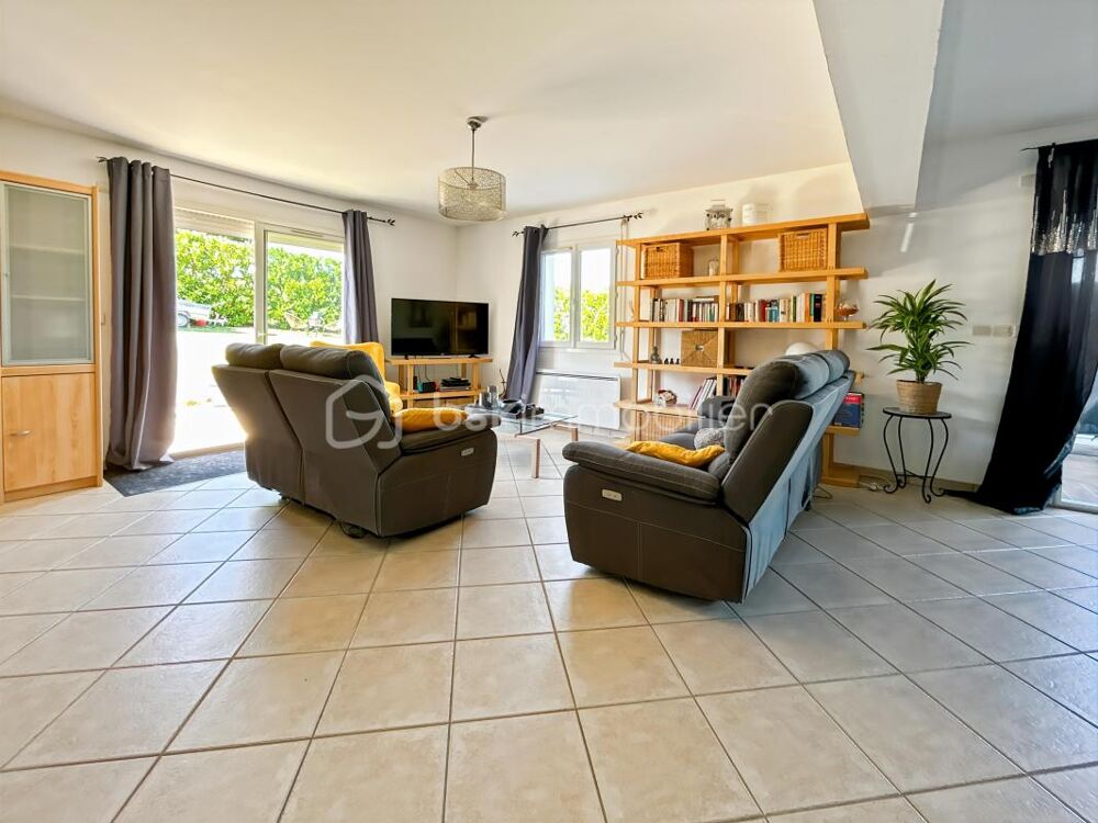 Vente Maison Maison 7 pièces de 179 m² à Nailly (89100) Nailly