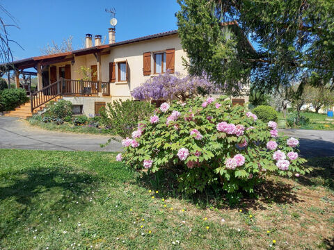   Maison � vendre  8 pi�ces; grand sous-sol, piscine sur terrain de 1500 m� situ�e au Sud D'Auch Maison - 8 pi�ce(s) - 188 m�