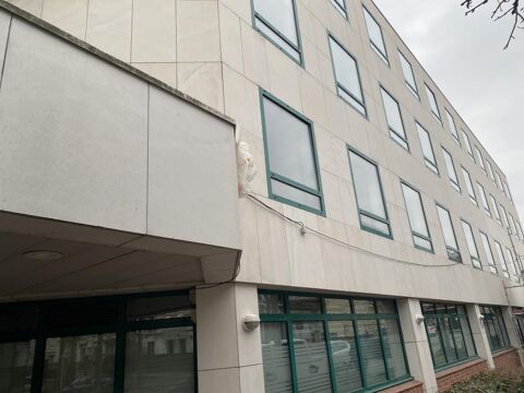 Bureaux fonctionnels situ&eacute;s &agrave; proximit&eacute; imm&eacute;diate de la Gare de Melun 9713 77000 Melun