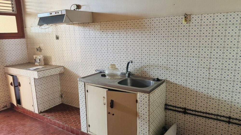 À VENDRE  APPARTEMENT T3 À RÉNOVER EN PLEIN CENTRE-VILLE DE FORT-DE-FRANCE (972)