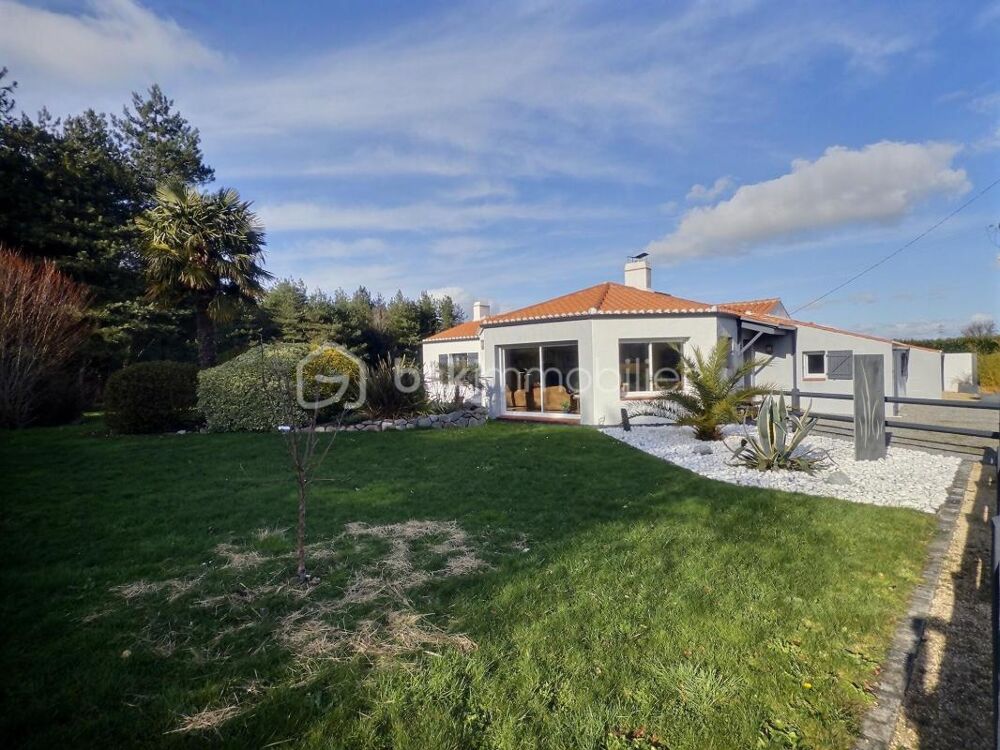 SAINT-GERVAIS  MAISON FAMILIALE DE PLAIN-PIED, 3 CHAMBRES, BUREAU ET TERRAIN PISCINABLE DE 4 000 M²