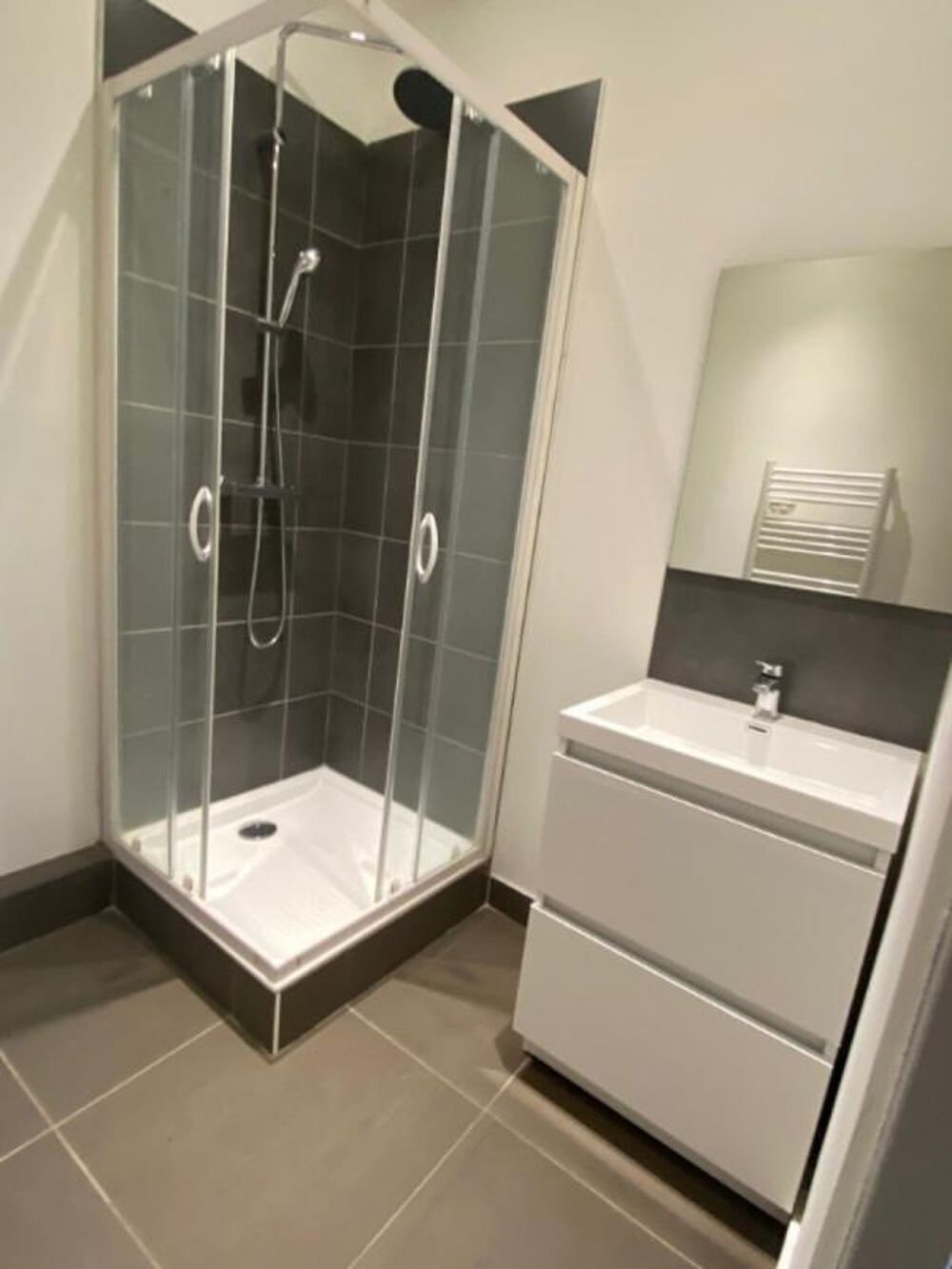 Location Appartement Studio - Chutes la Vie - Bd DAHDAH 13004- refait neuf Marseille 4