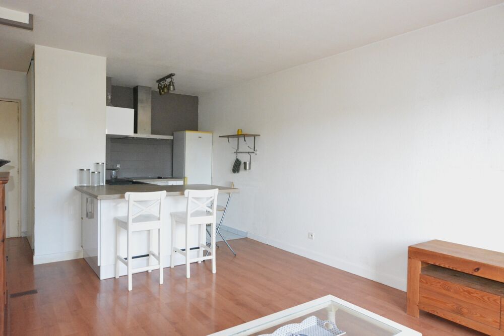 Vente Appartement Appartement à vendre 2 pièces BORDEAUX Caudéran (33)avec jardin/terrasse et place de parking privative Bordeaux