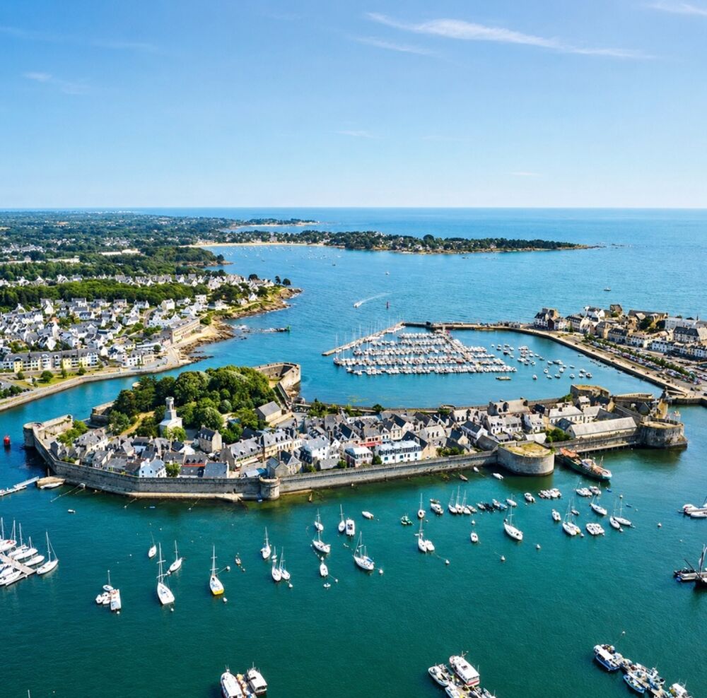 COUP DE COEUR À CONCARNEAU  MAISON FAMILIALE RÉNOVÉE AVEC PETITE VUE MER